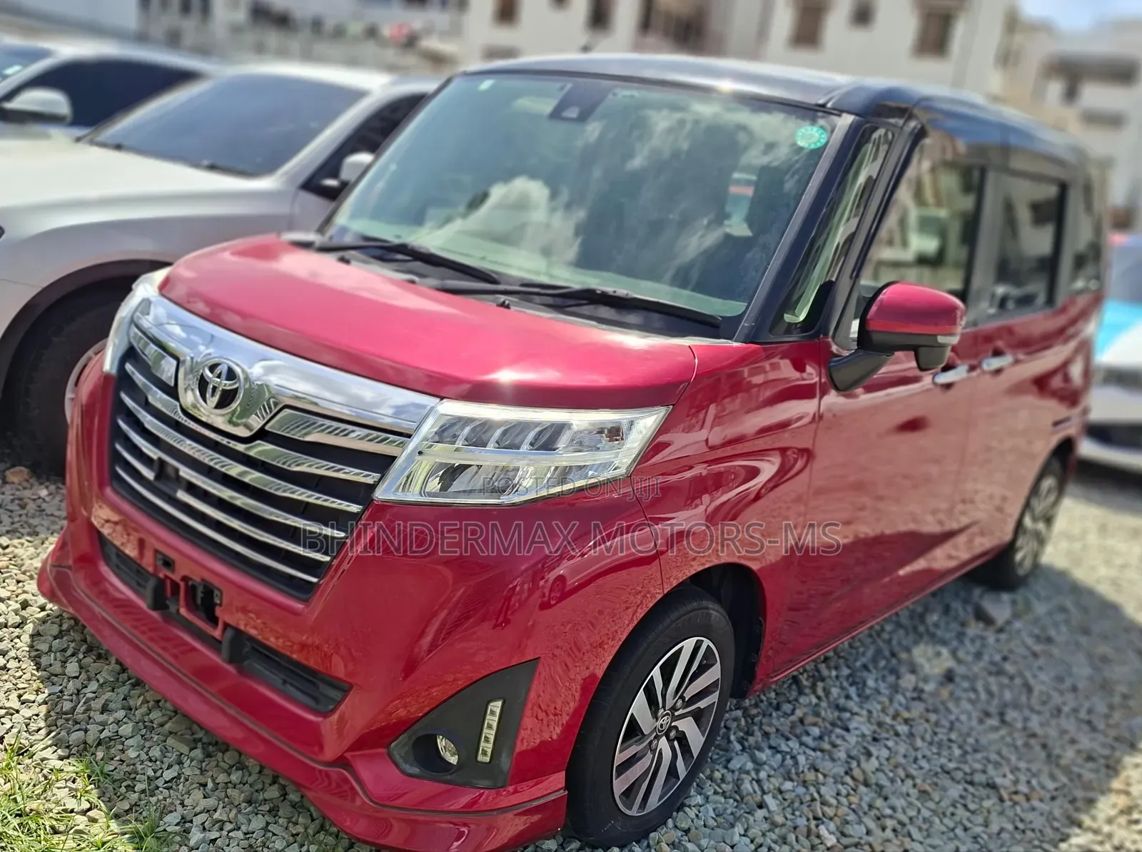 Toyota Roomy 2019 Red