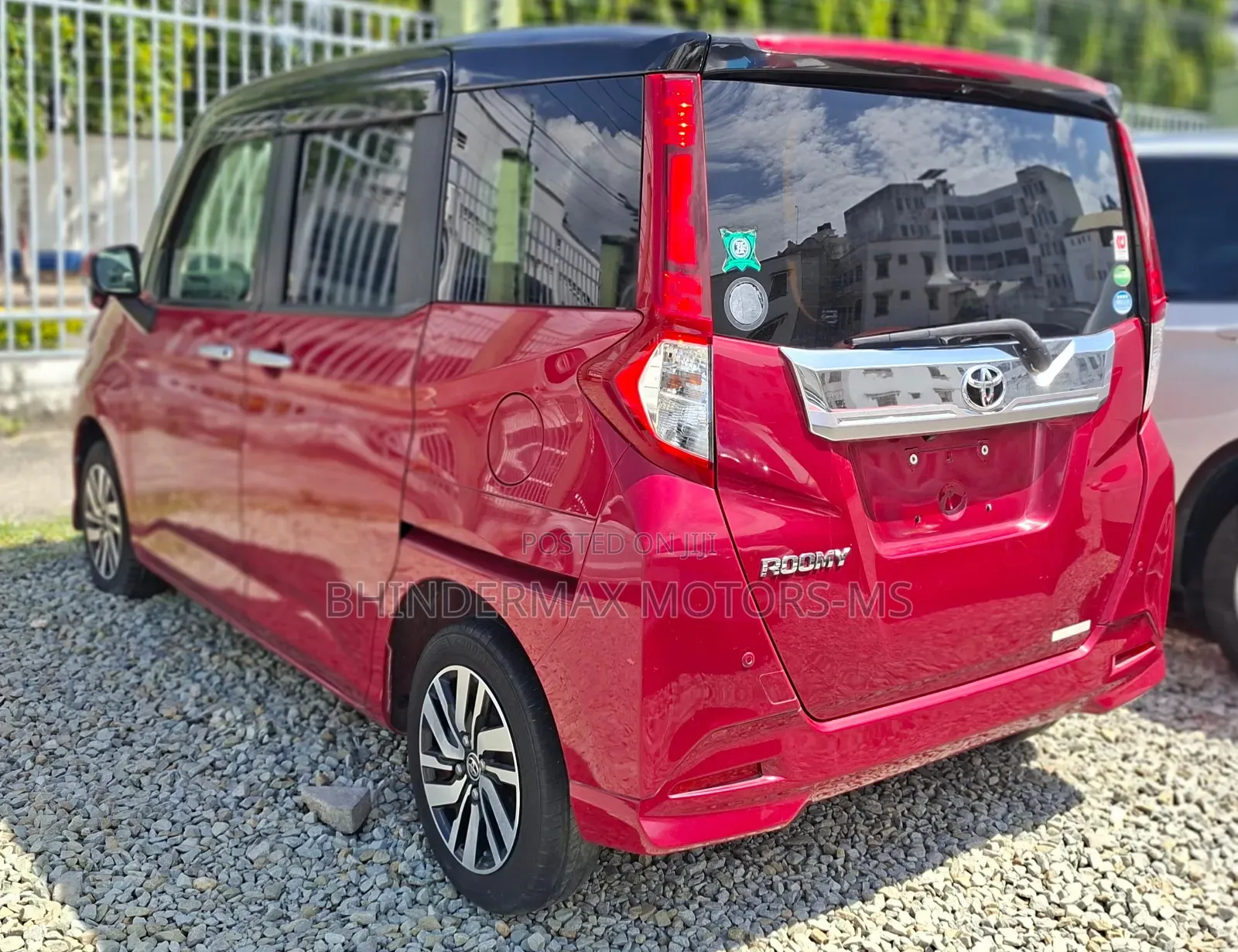 Toyota Roomy 2019 Red