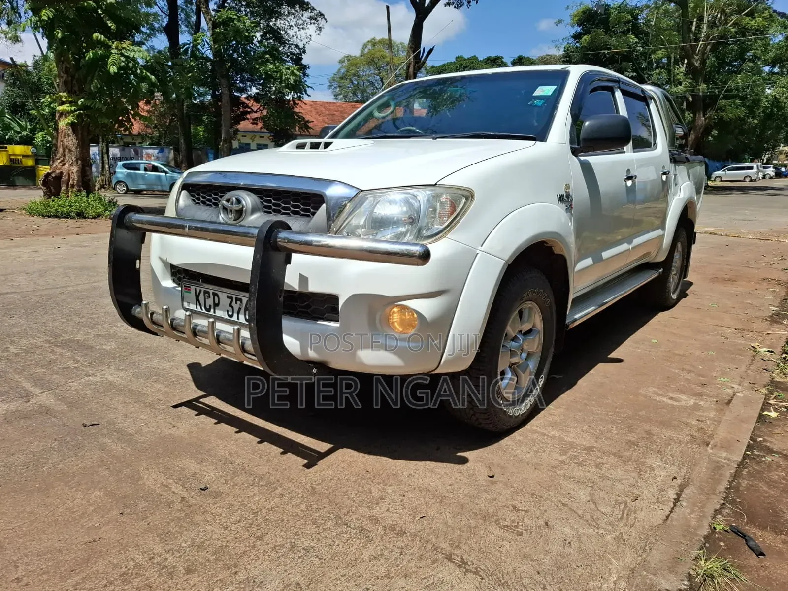 Toyota Hilux 2.5 D-4D 4X4 SRX 2011 Off white