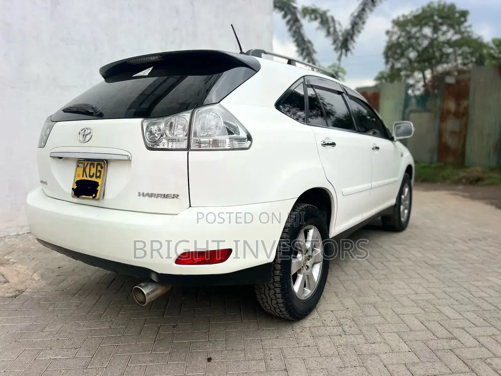 Toyota Harrier 2009 White