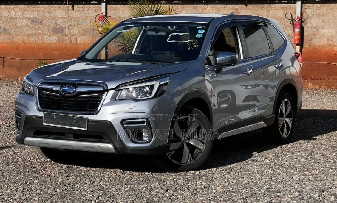 Subaru Forester Premium AWD 2019 Silver