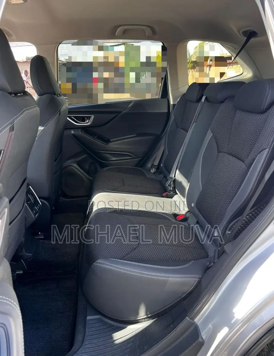 Subaru Forester Premium AWD 2019 Silver