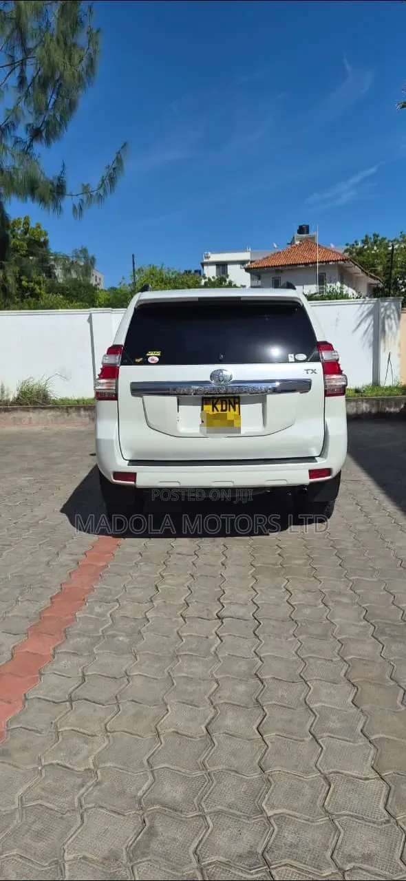 Toyota Land Cruiser Prado 2.8 2017 Pearl