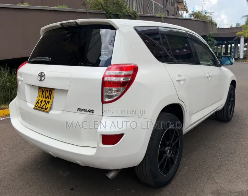 Toyota RAV4 2012 White