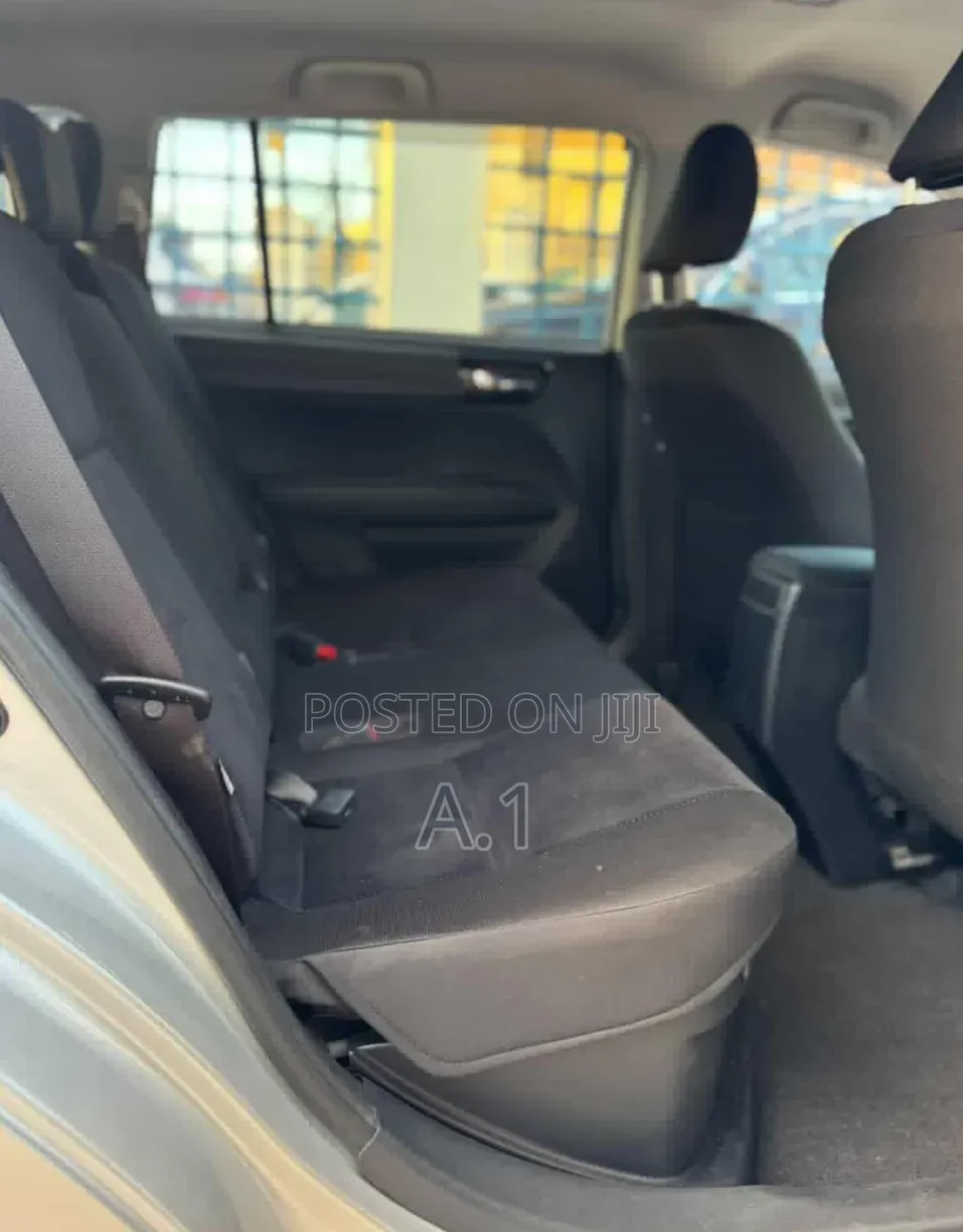 Toyota Corolla Fielder 1.5 Hybrid FWD 2019 Silver