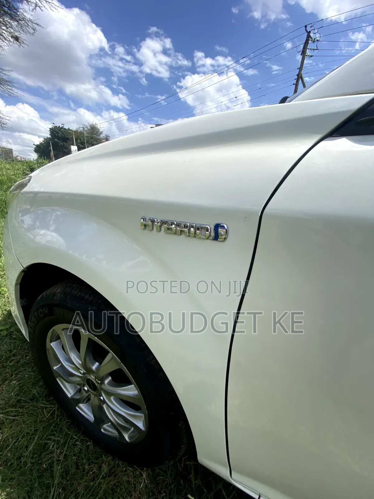 Toyota Corolla Fielder 1.5 Hybrid FWD 2017 White