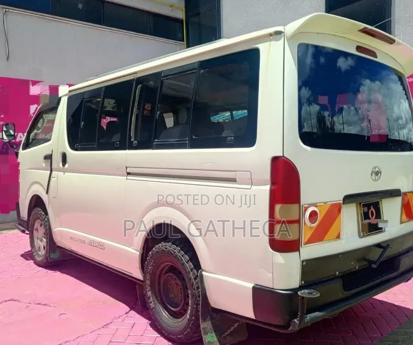 Toyota HiAce 2014 White