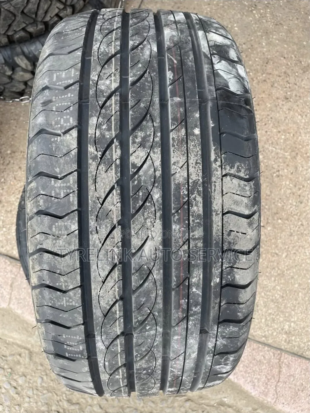 235/35r19 Centara