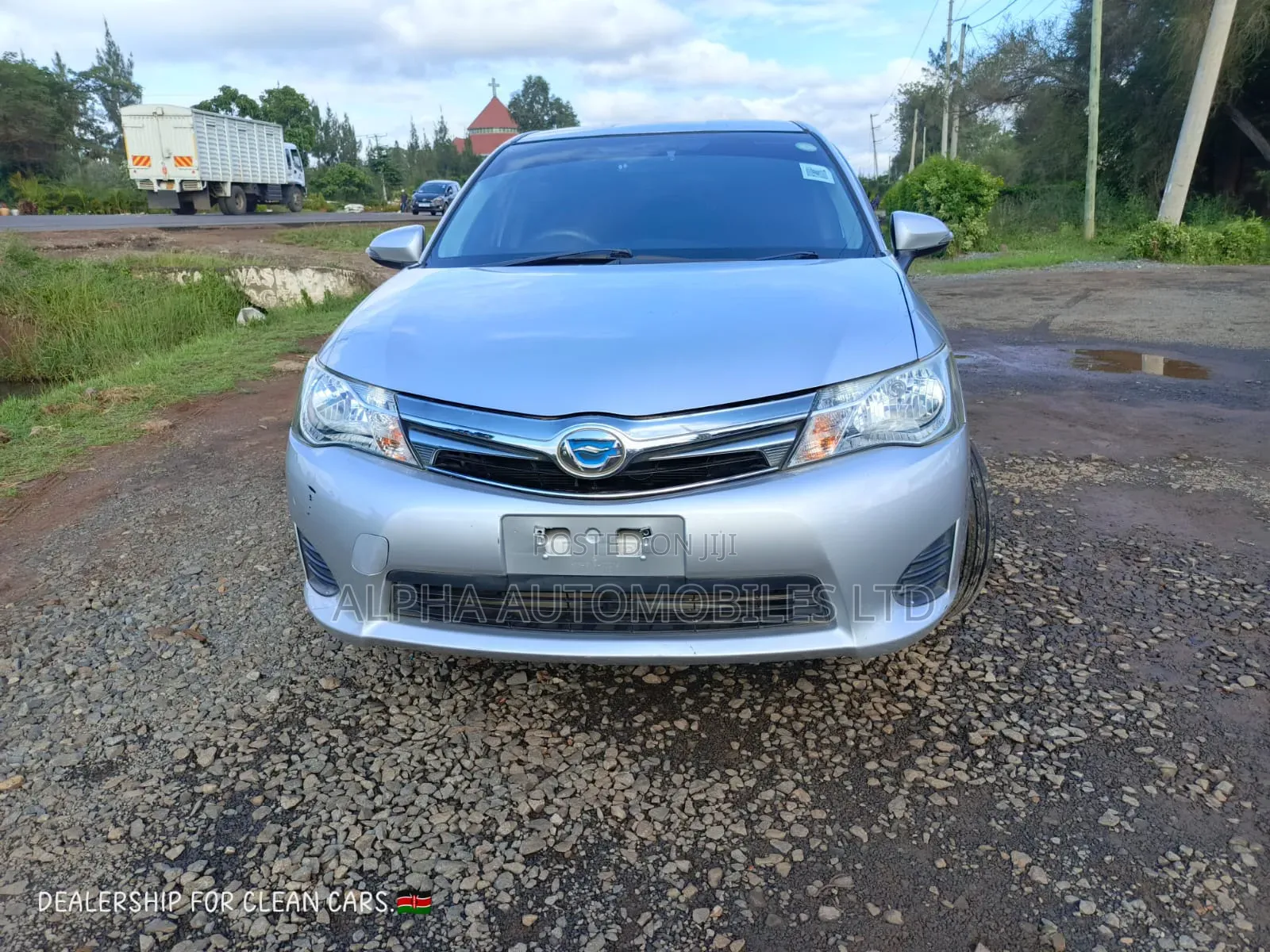 Toyota Corolla Fielder 1.5 Hybrid FWD 2015 Silver