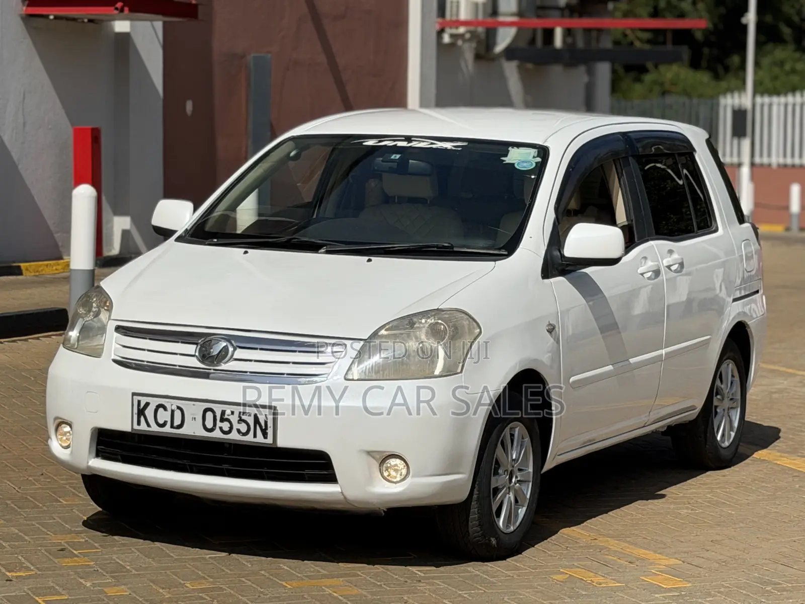 Toyota Raum 2008 White