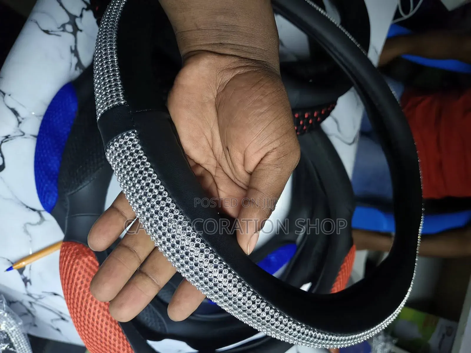 Universal Steering Wheel Embellished With Glittering Silver Rhinestone