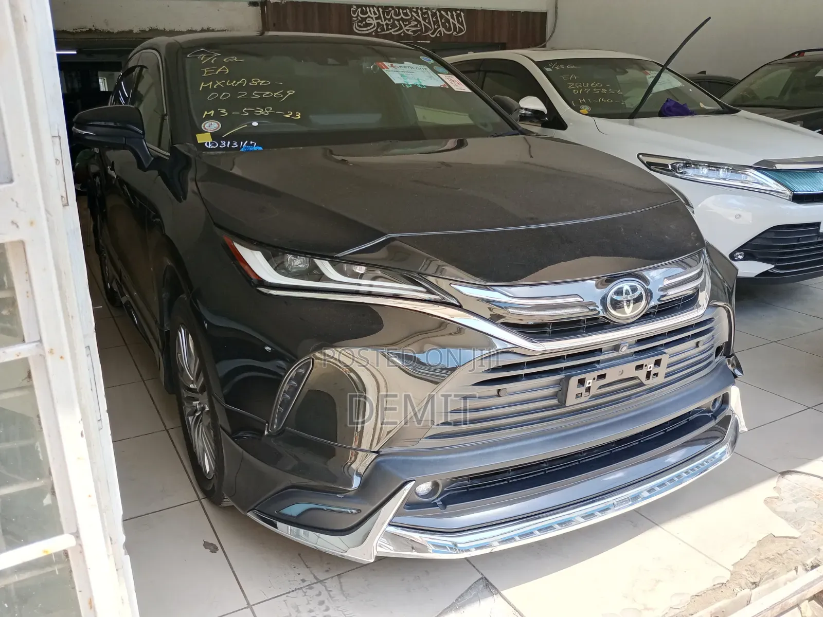 Toyota Harrier 2.0 4WD 2021 Black