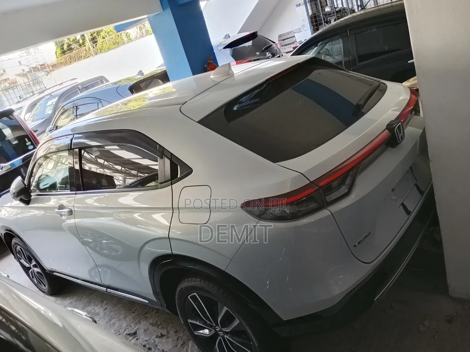 Honda Vezel 1.5 Hybrid 2WD 2021 White