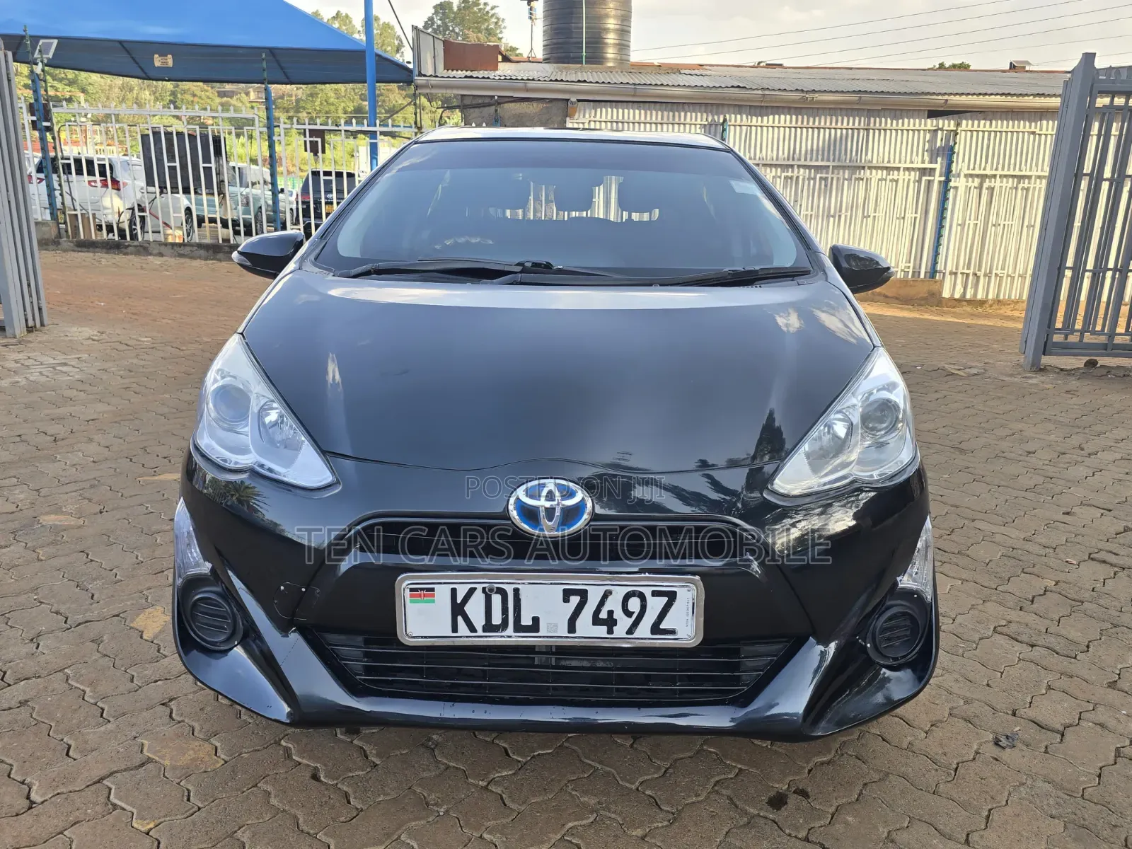 Toyota Aqua 2016 Black