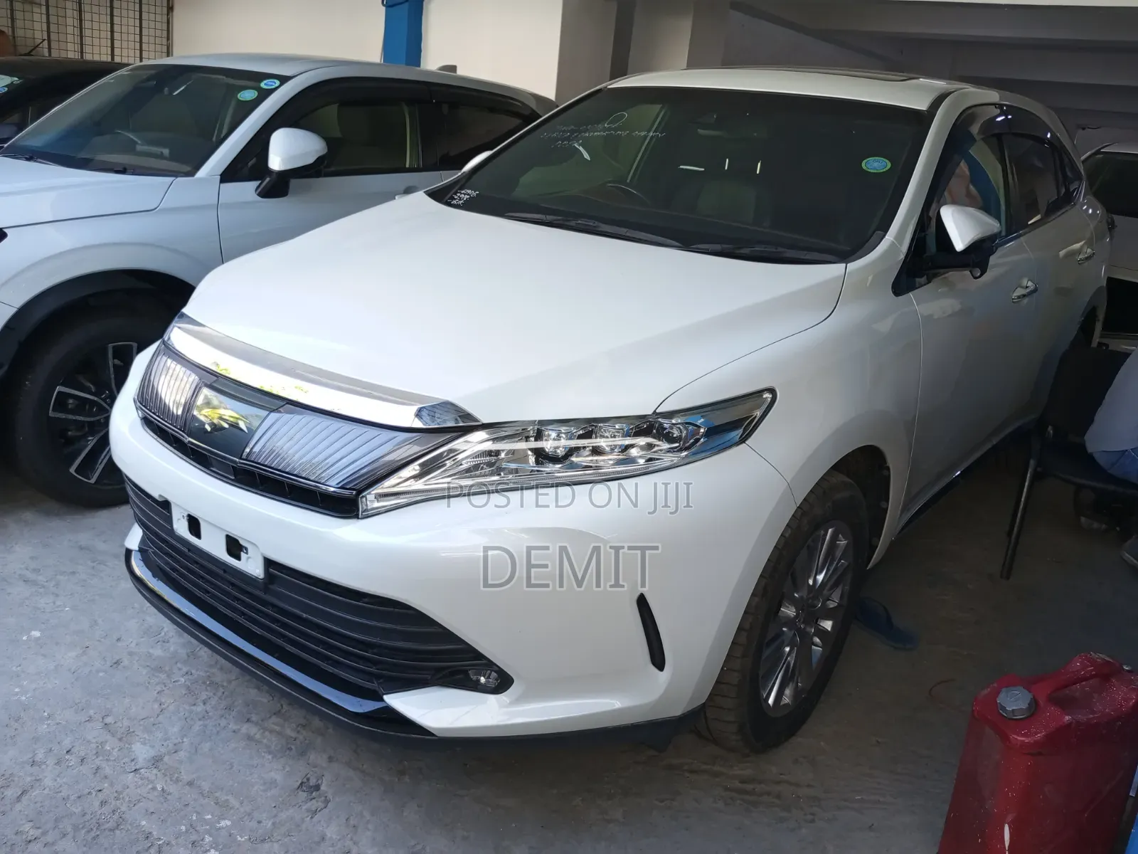 Toyota Harrier 2.0 2019 White