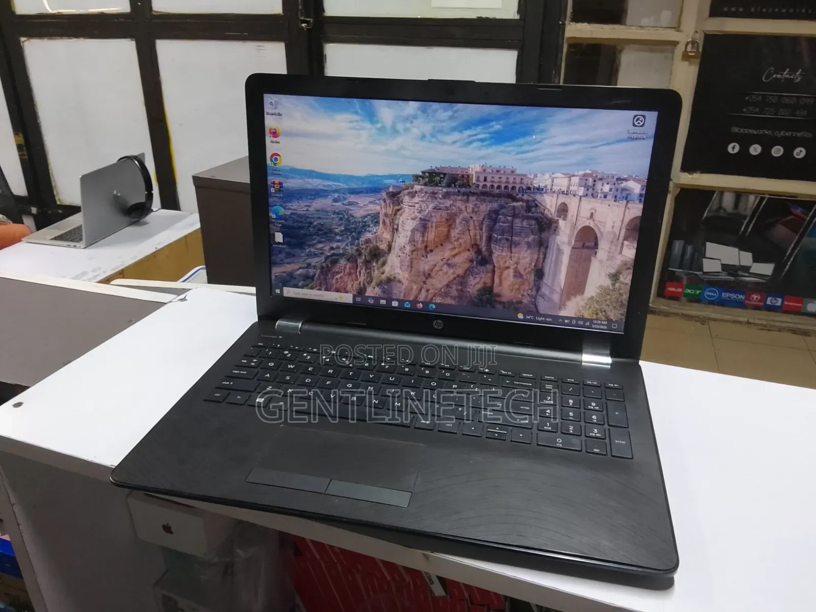 Laptop HP 250 G6 8GB Intel Core i5 HDD+SSD 500GB