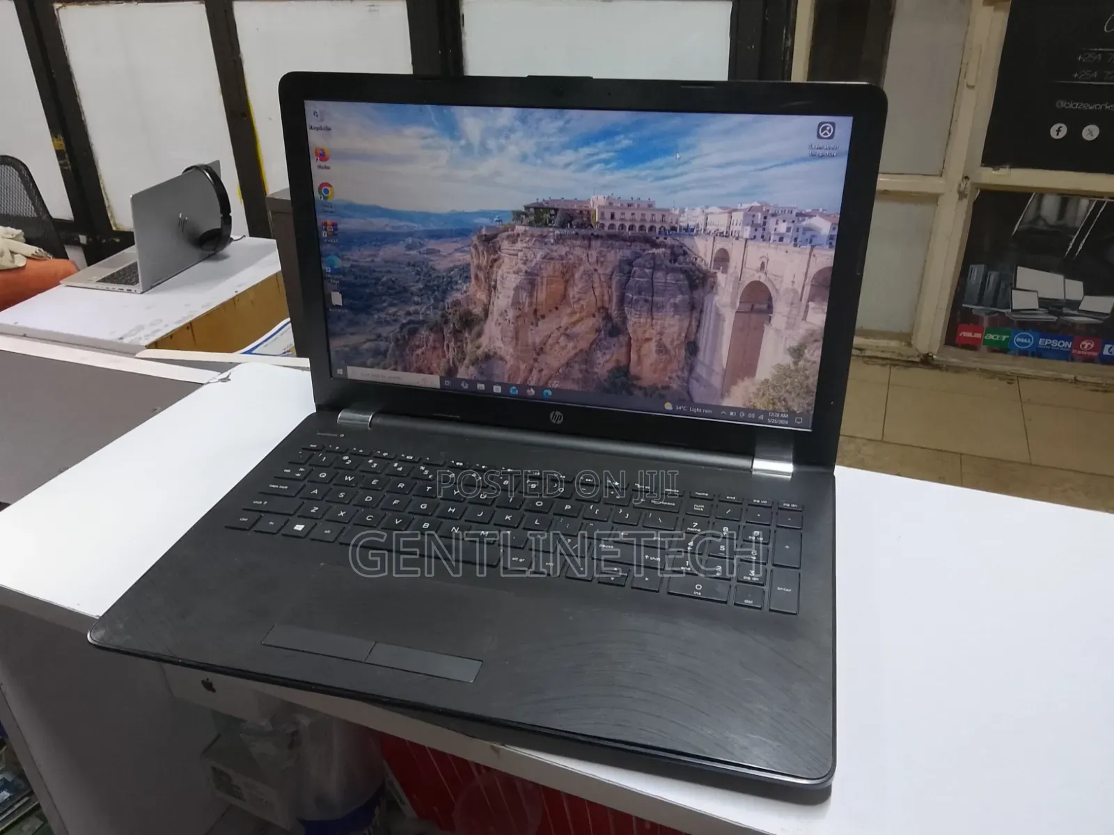 Laptop HP 250 G6 8GB Intel Core i5 HDD+SSD 500GB