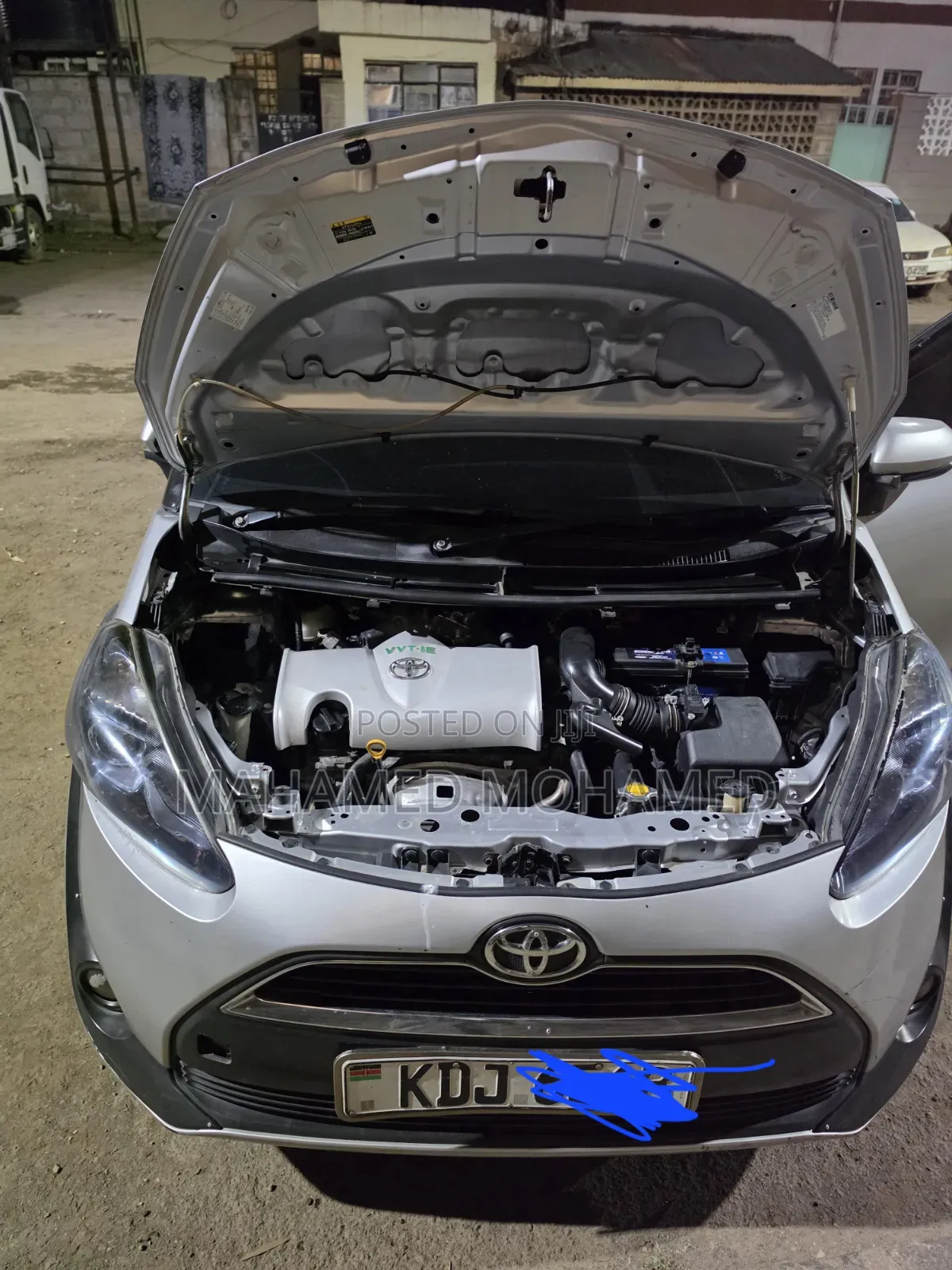 Toyota Sienta 2016 Silver