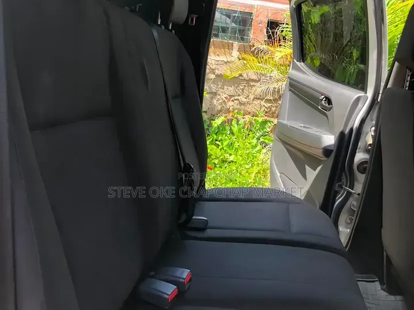 Isuzu D-MAX 2022 Silver