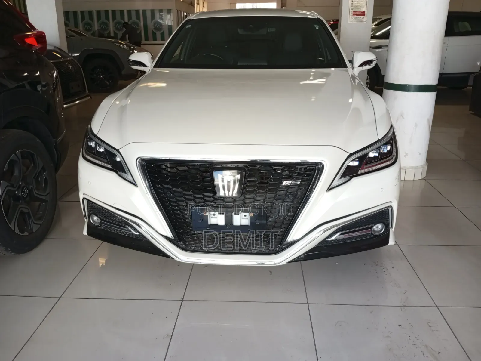 Toyota Crown 2018 White