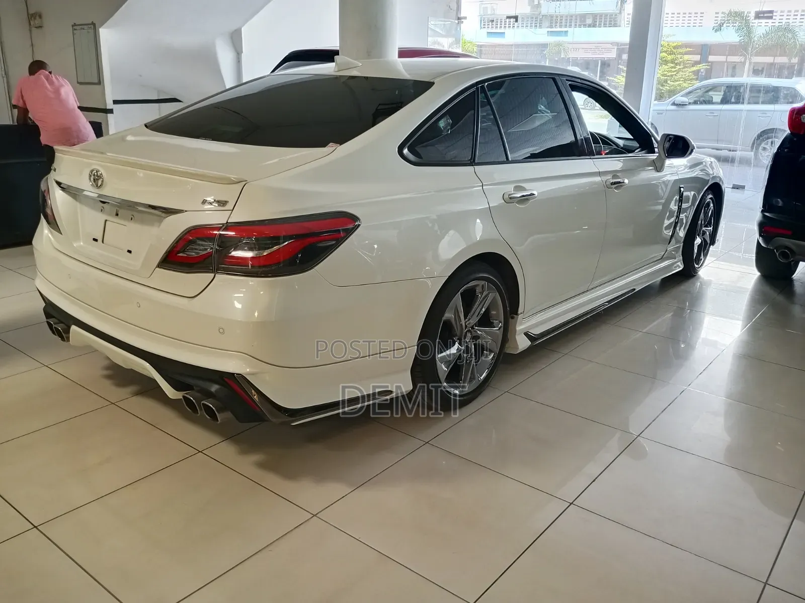 Toyota Crown 2018 White