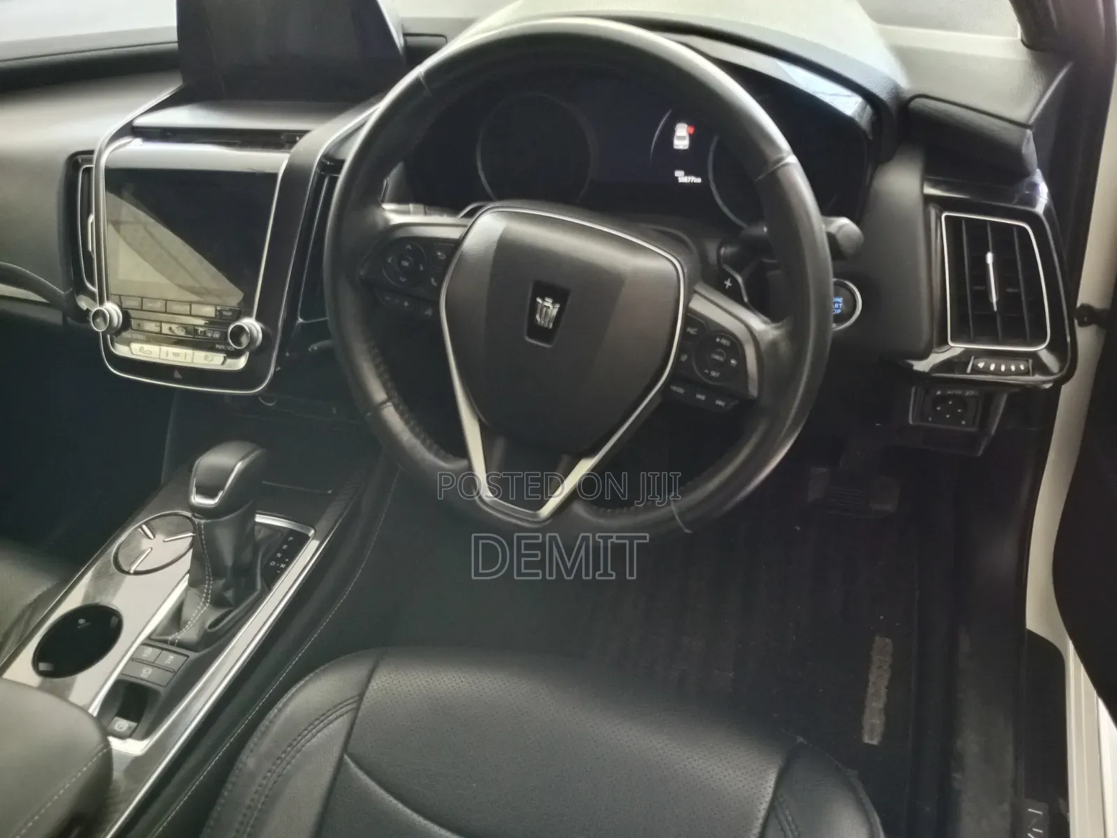 Toyota Crown 2018 White