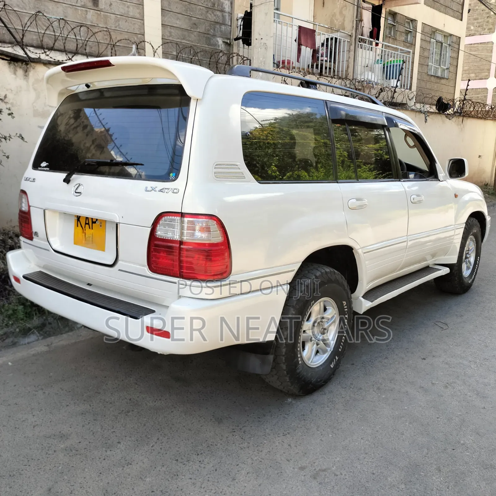 Toyota Land Cruiser 2001 White