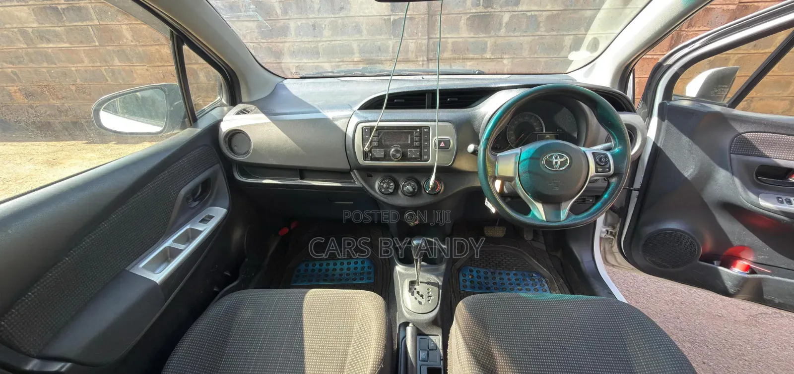 Toyota Vitz 2015 White