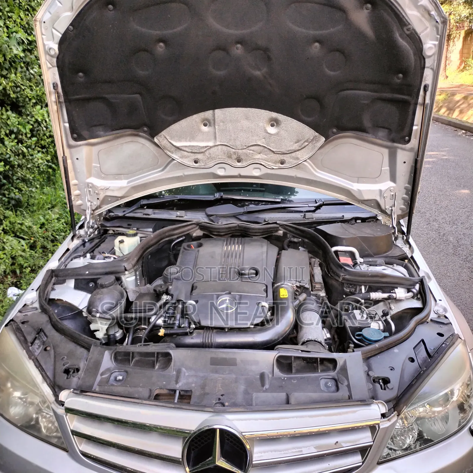 Mercedes-Benz C200 2011 Silver
