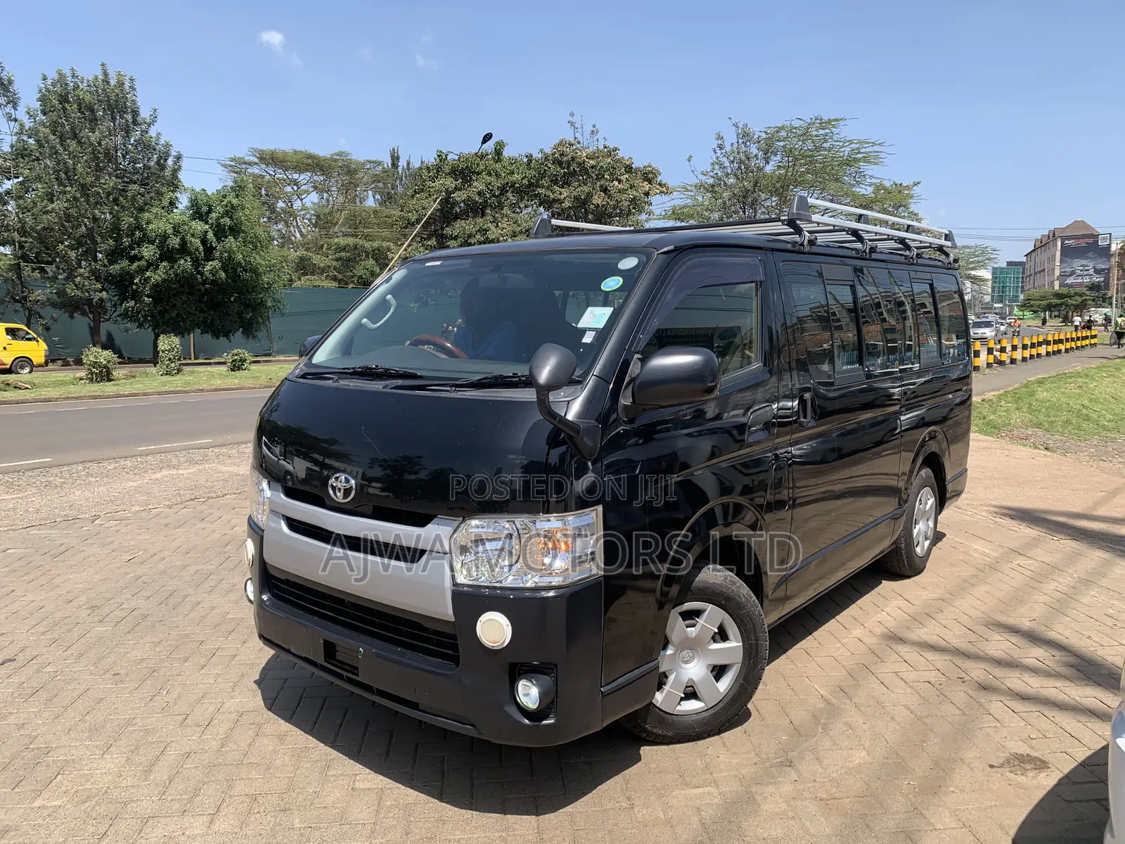 Toyota HiAce 2017 Black