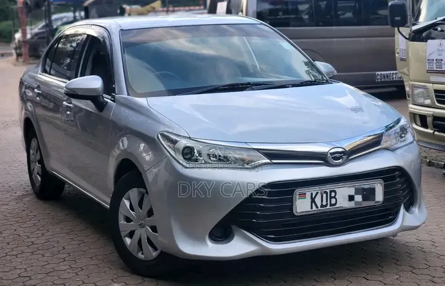 Toyota Axio 2014 Silver