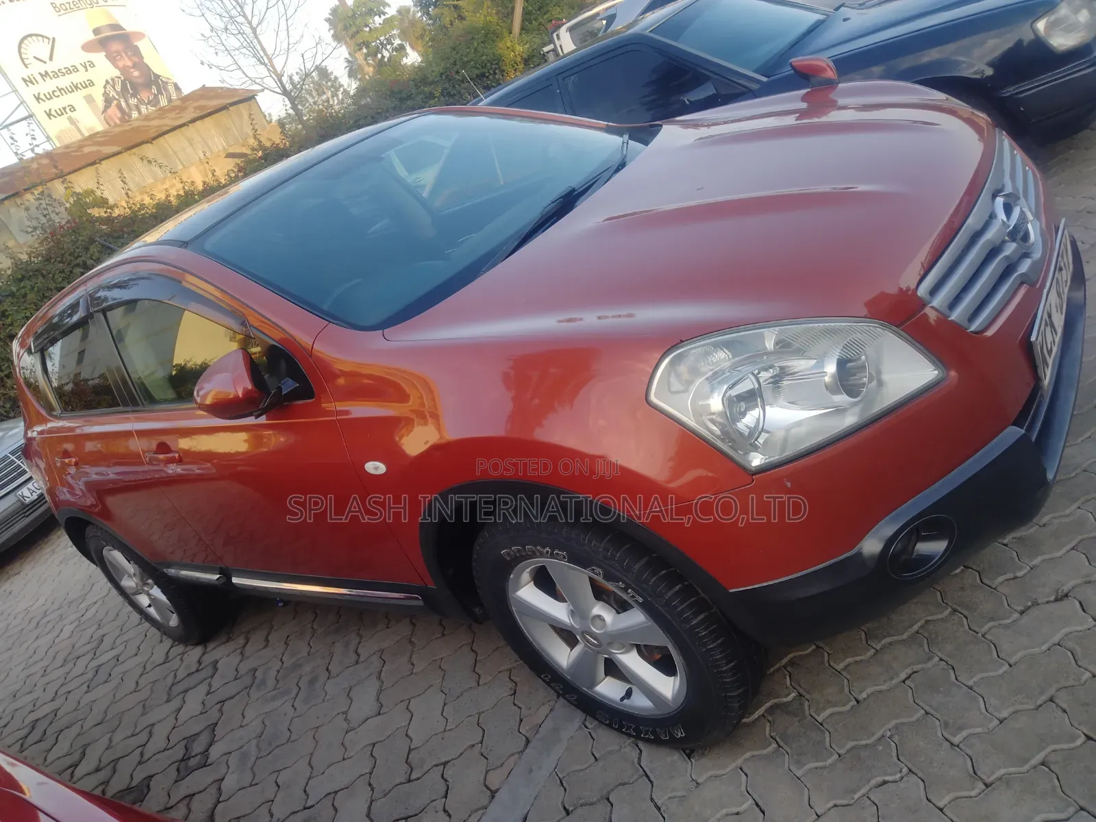 Nissan Dualis 2012 Orange