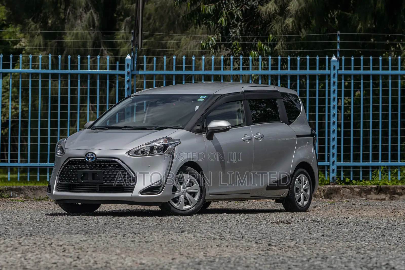 Toyota Sienta 1.5 FWD 2019 Silver
