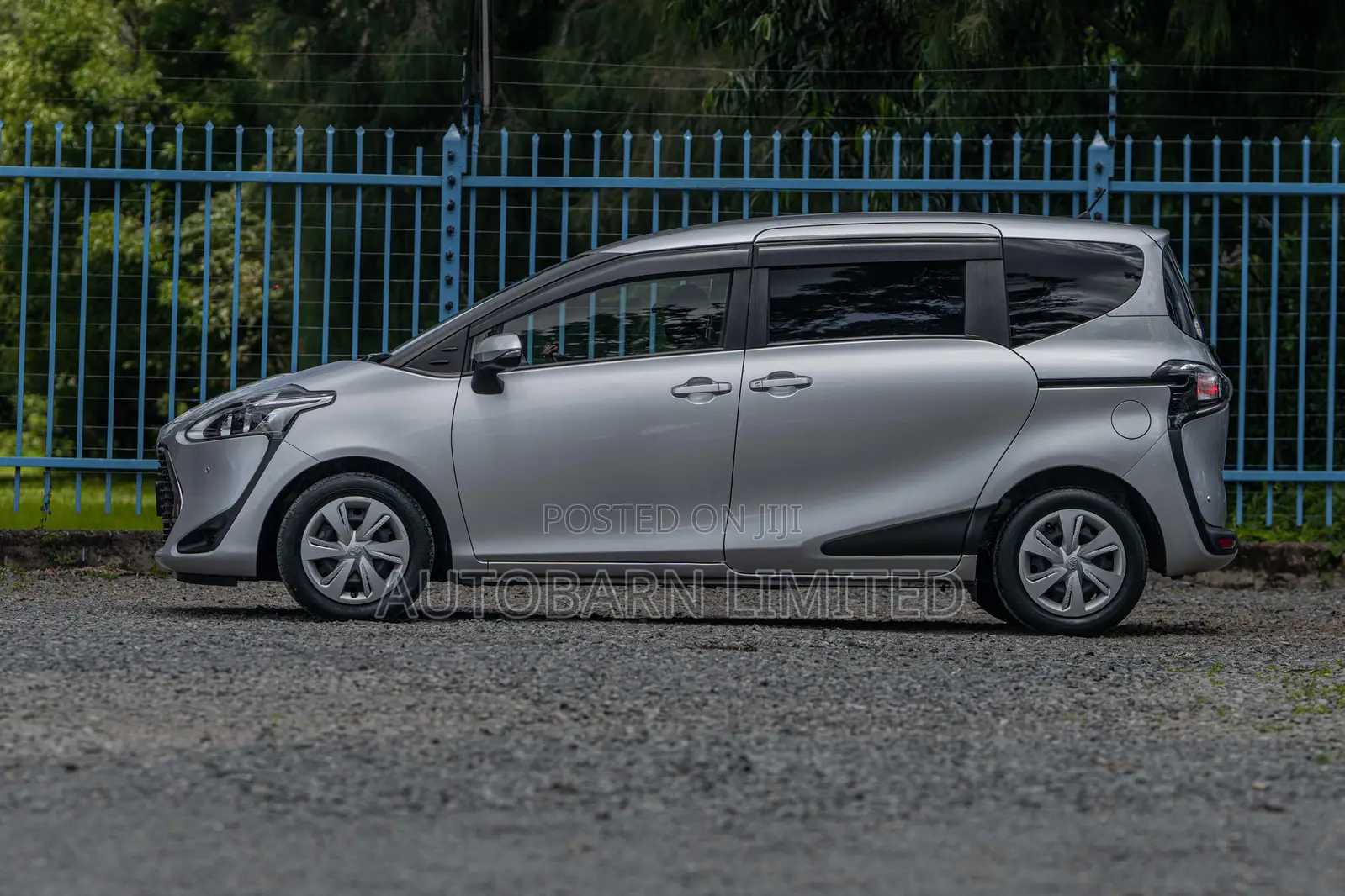 Toyota Sienta 1.5 FWD 2019 Silver