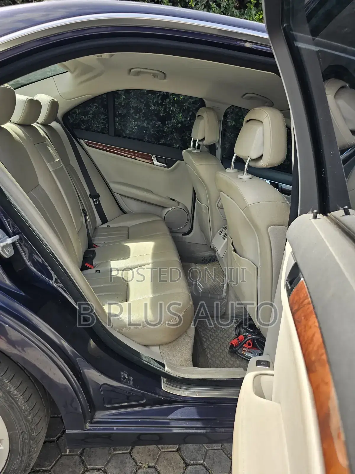 Mercedes-Benz C200 2010 Gray