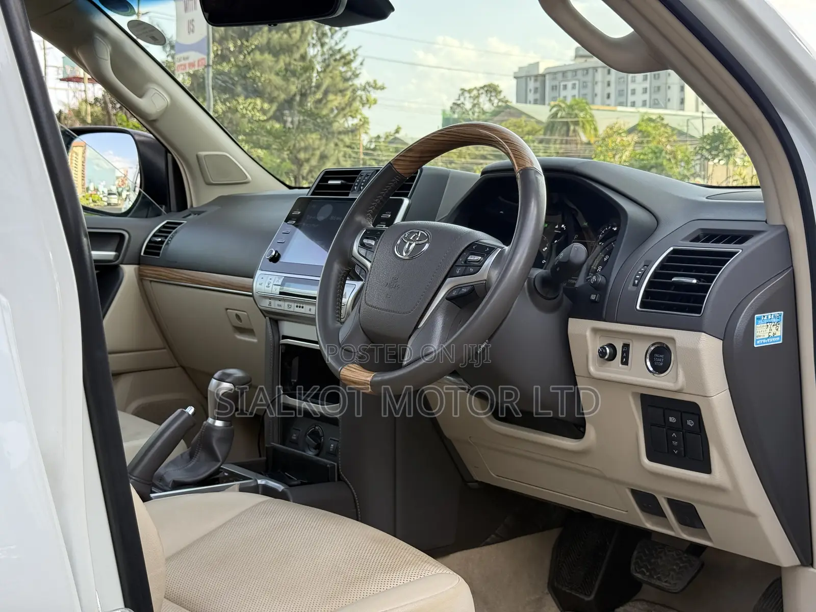 Toyota Land Cruiser Prado 2.7 2022 White
