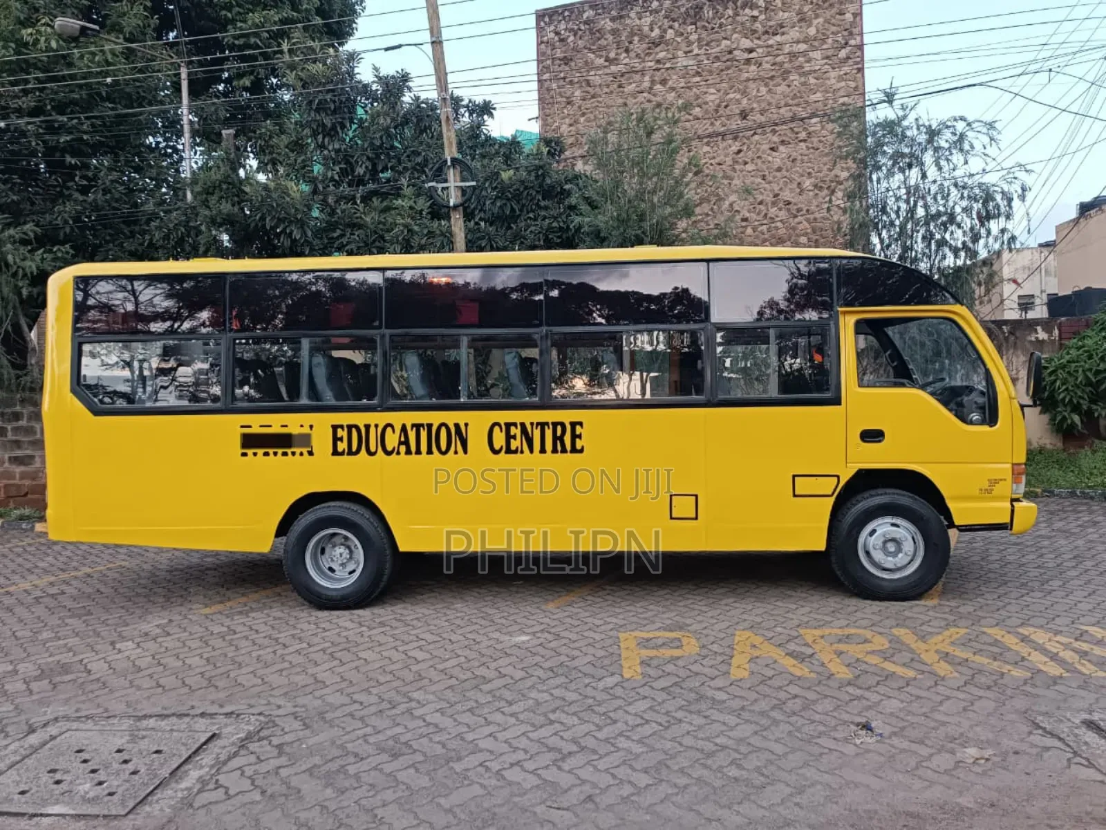 Isuzu NQR 2004 Yellow