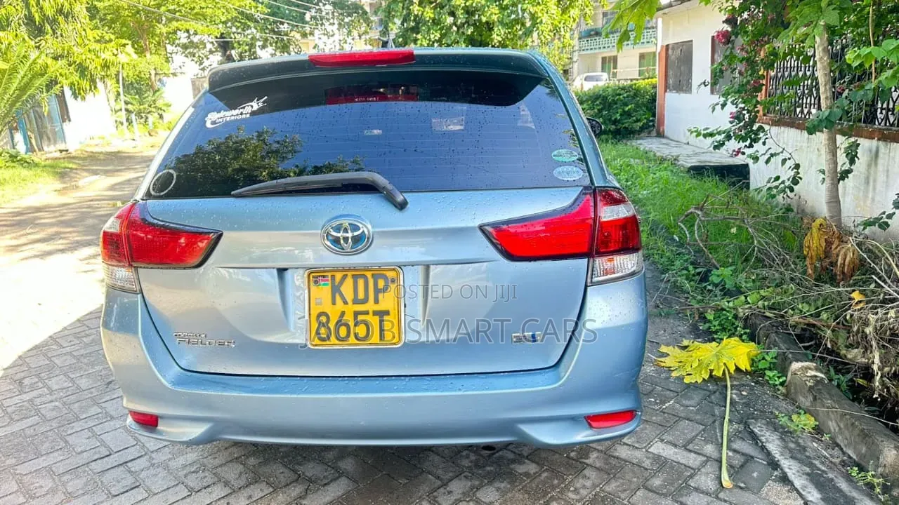 Toyota Corolla Fielder 2017 Blue
