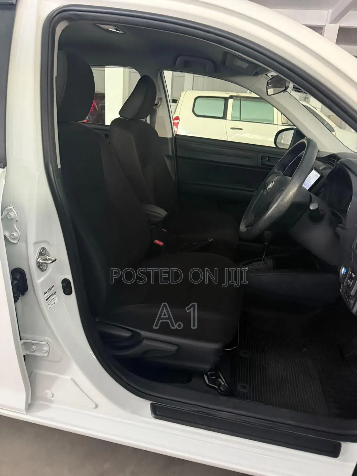 Toyota Axio 1.5 X 4WD 2019 Pearl