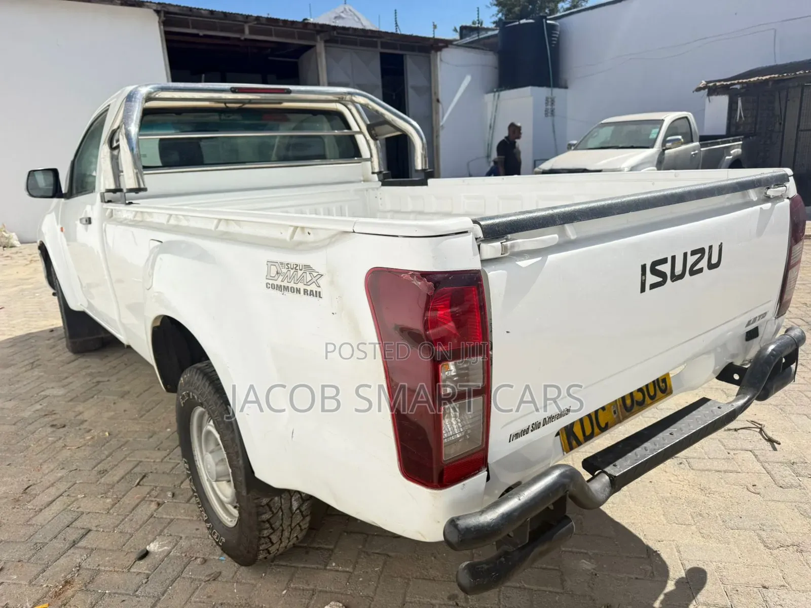 Isuzu D-MAX 2013 White