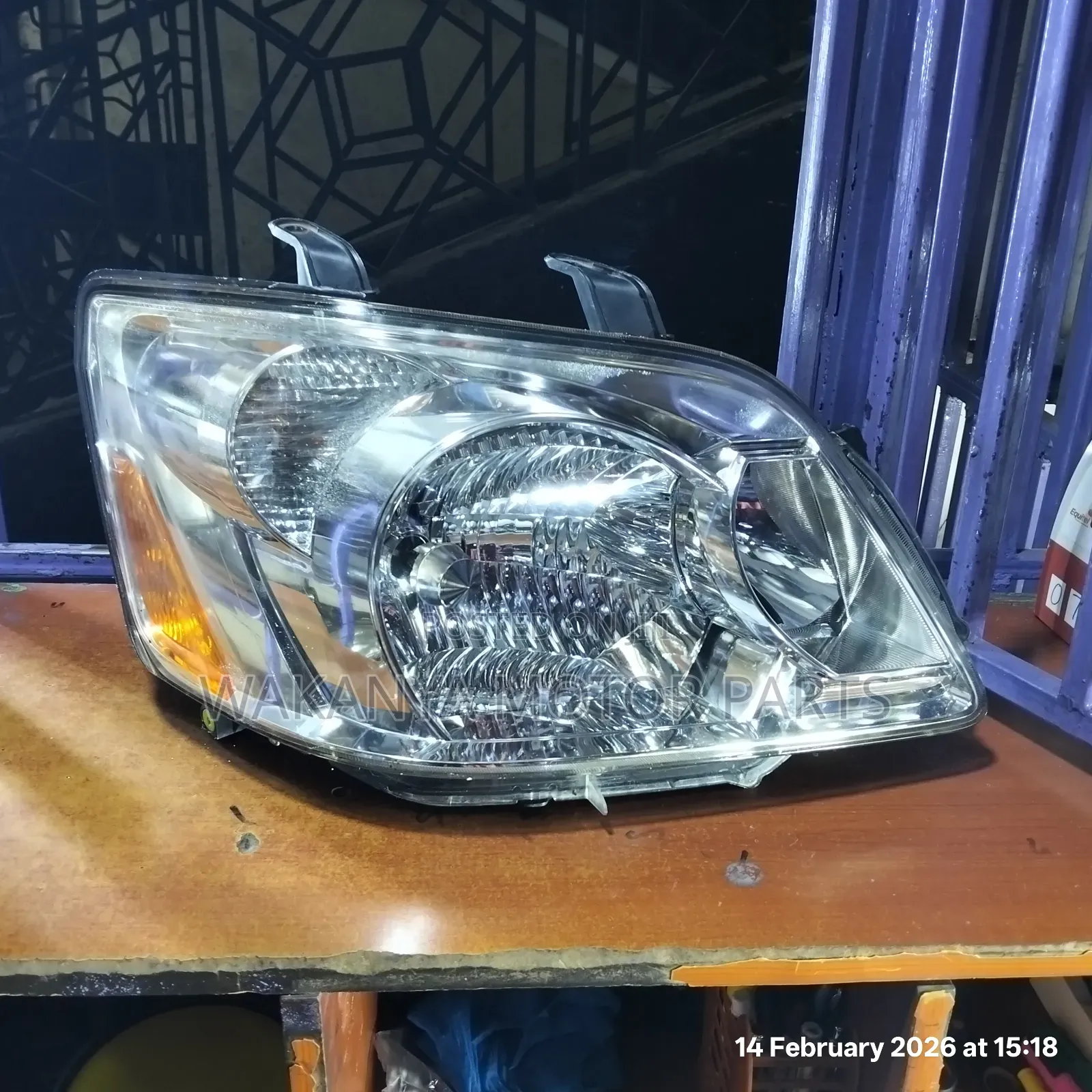 Toyota Noah Model 2005/2006 Xenon Headlamp, Original Ex Japan Parts