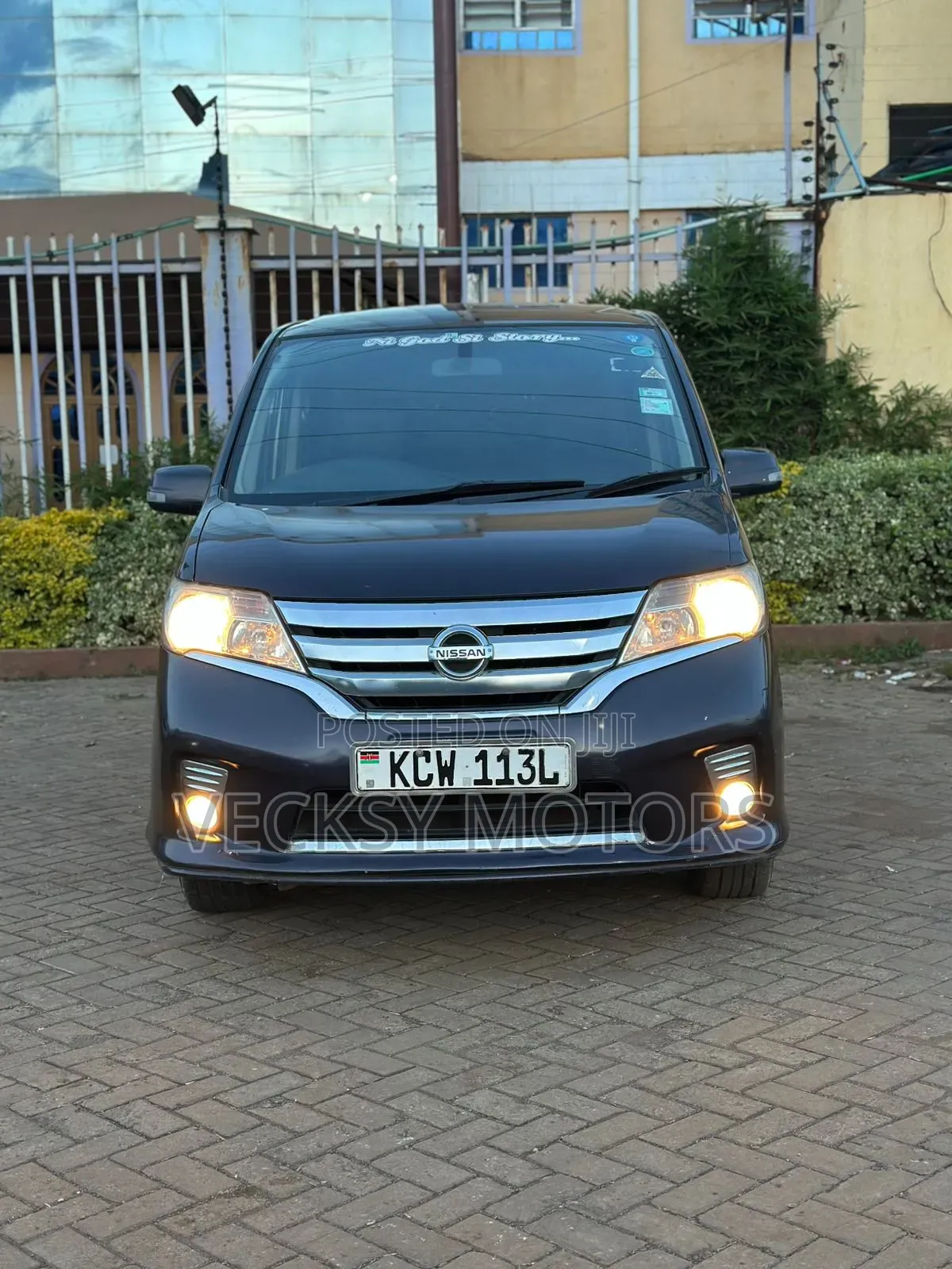 Nissan Serena 2012 Purple