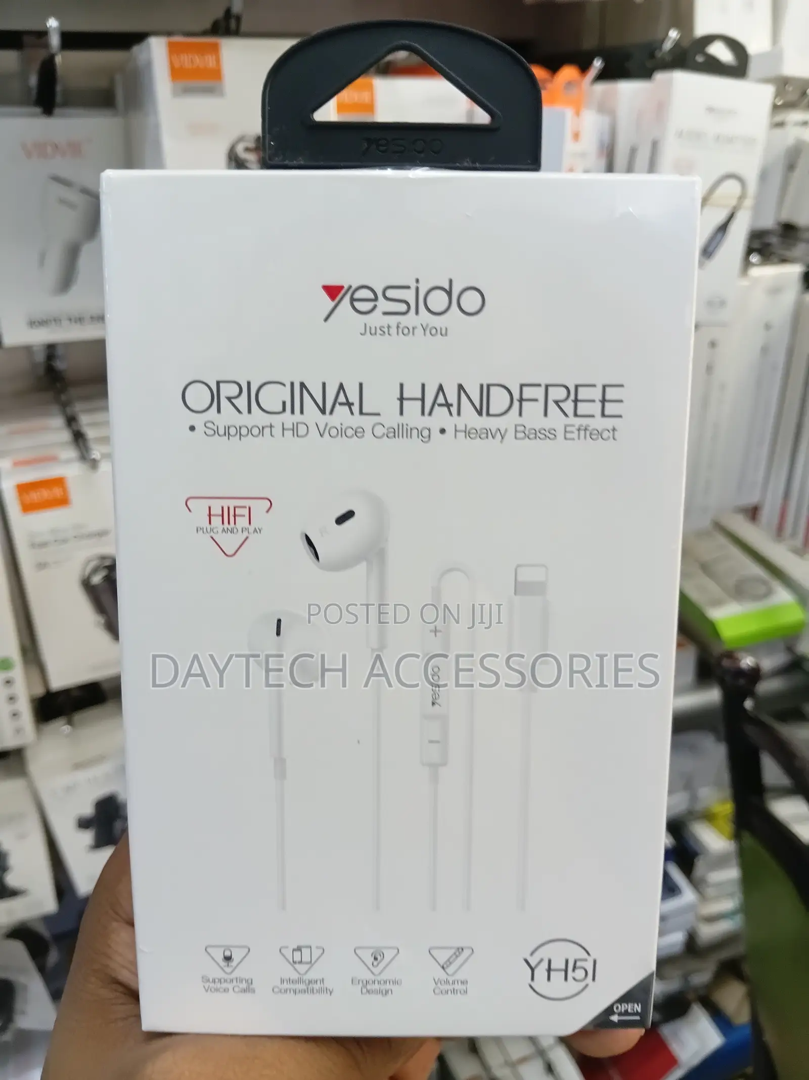 These Are Yesido Yh51 Lightning Wired Earphones in White.