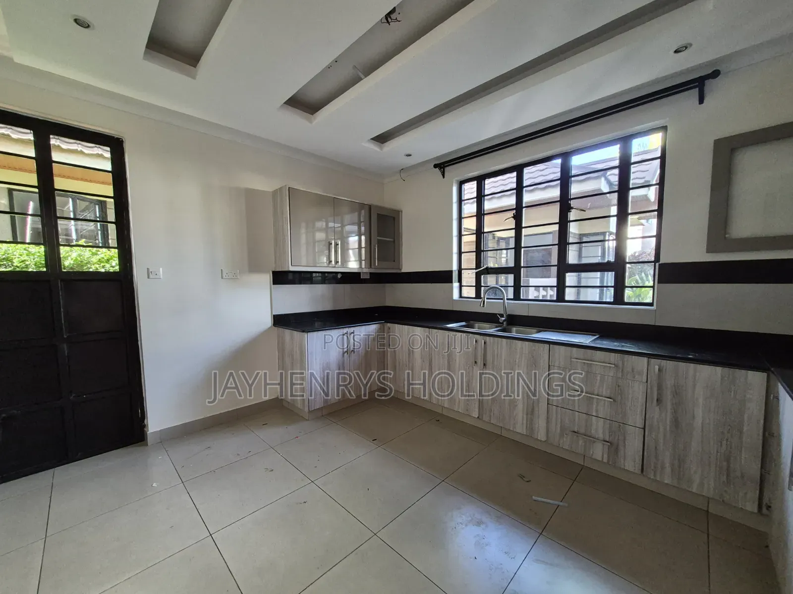 4bdrm House in Membley Estate for rent