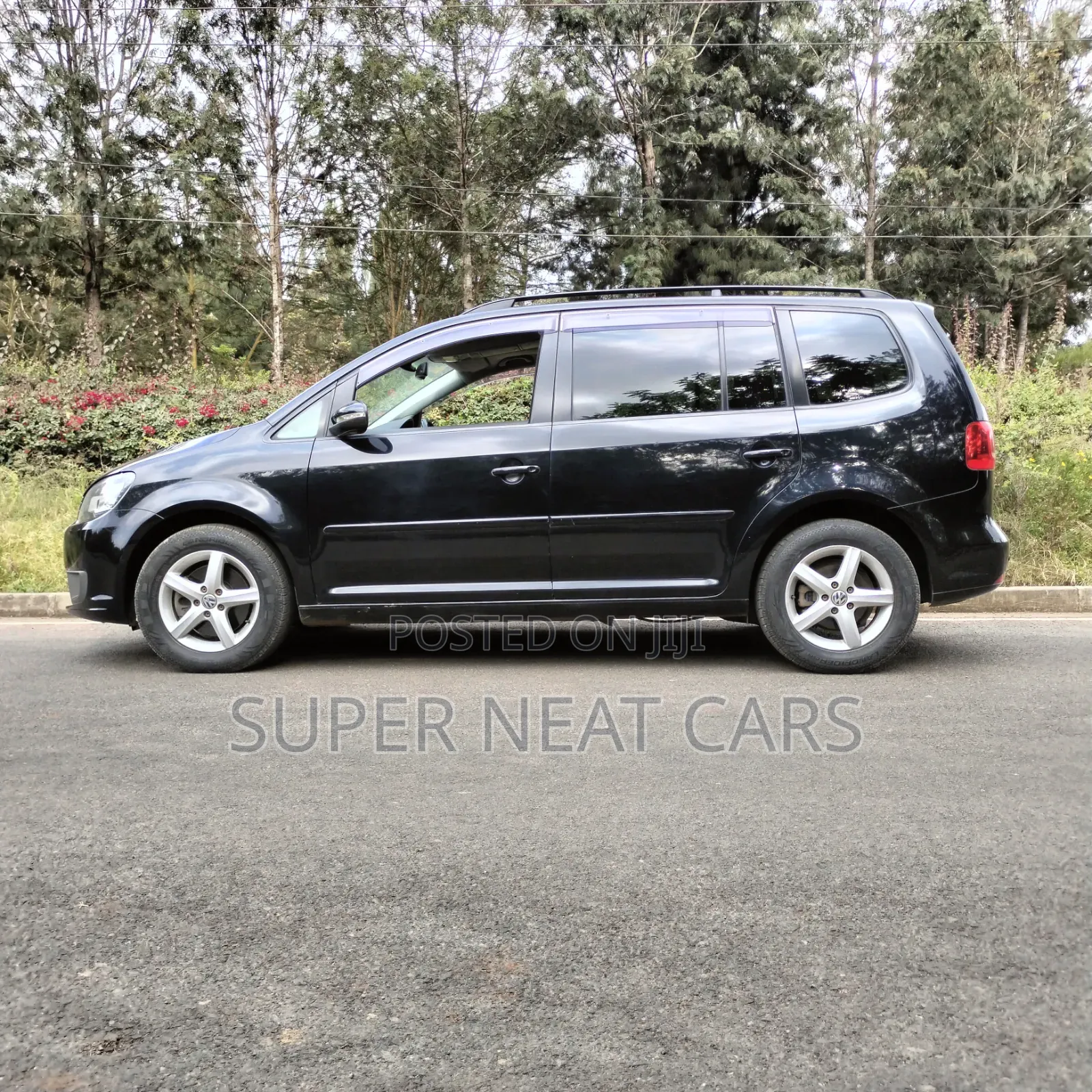 Volkswagen Touran 2015 Black