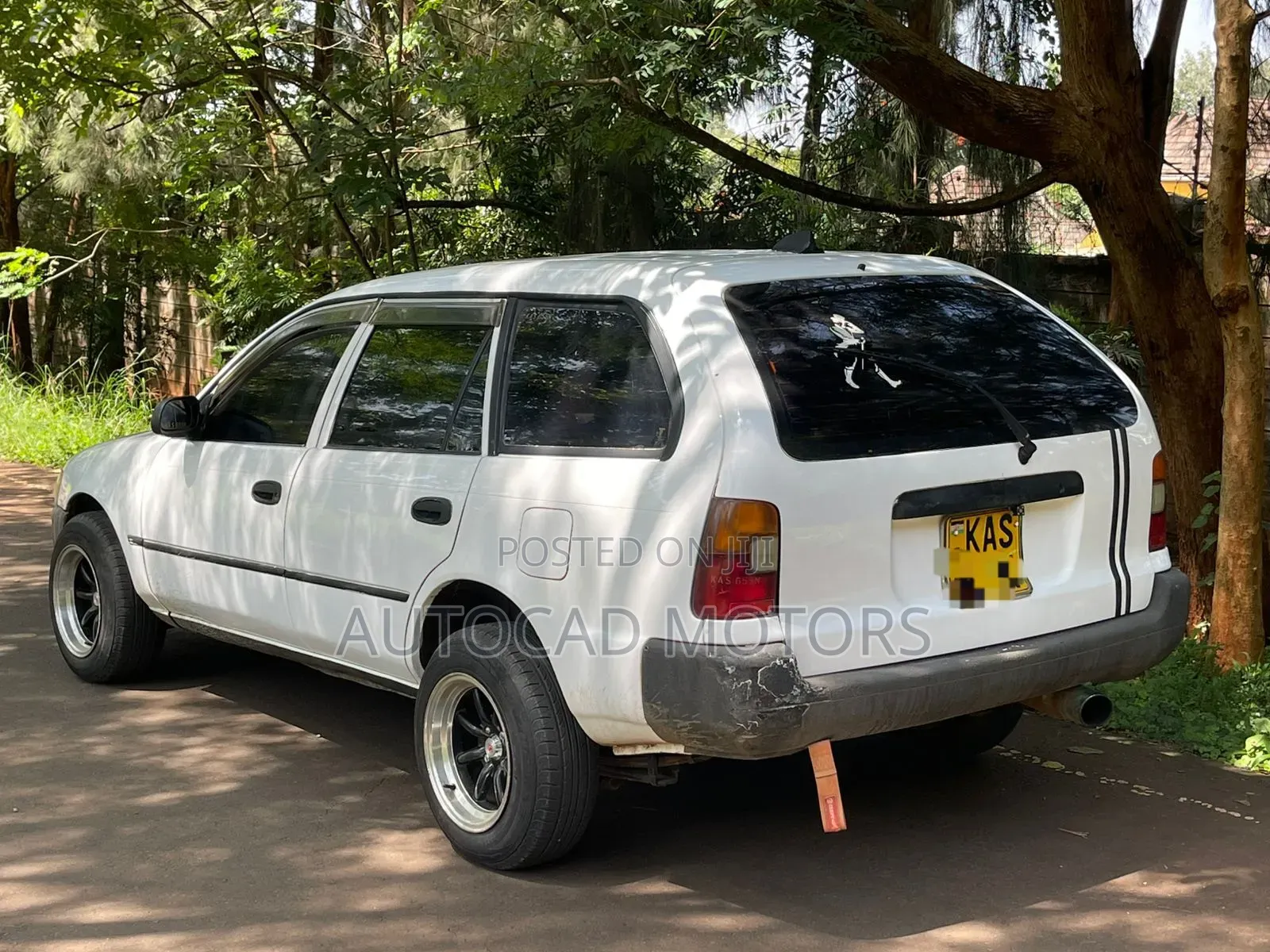 Toyota Corolla 1999 White