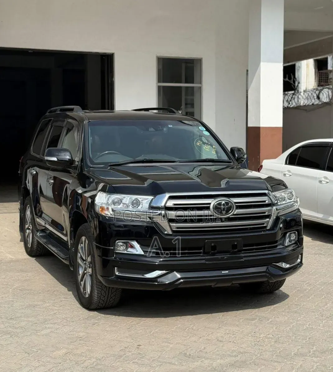 Toyota Land Cruiser 4.6 V8 ZX 2019 Black