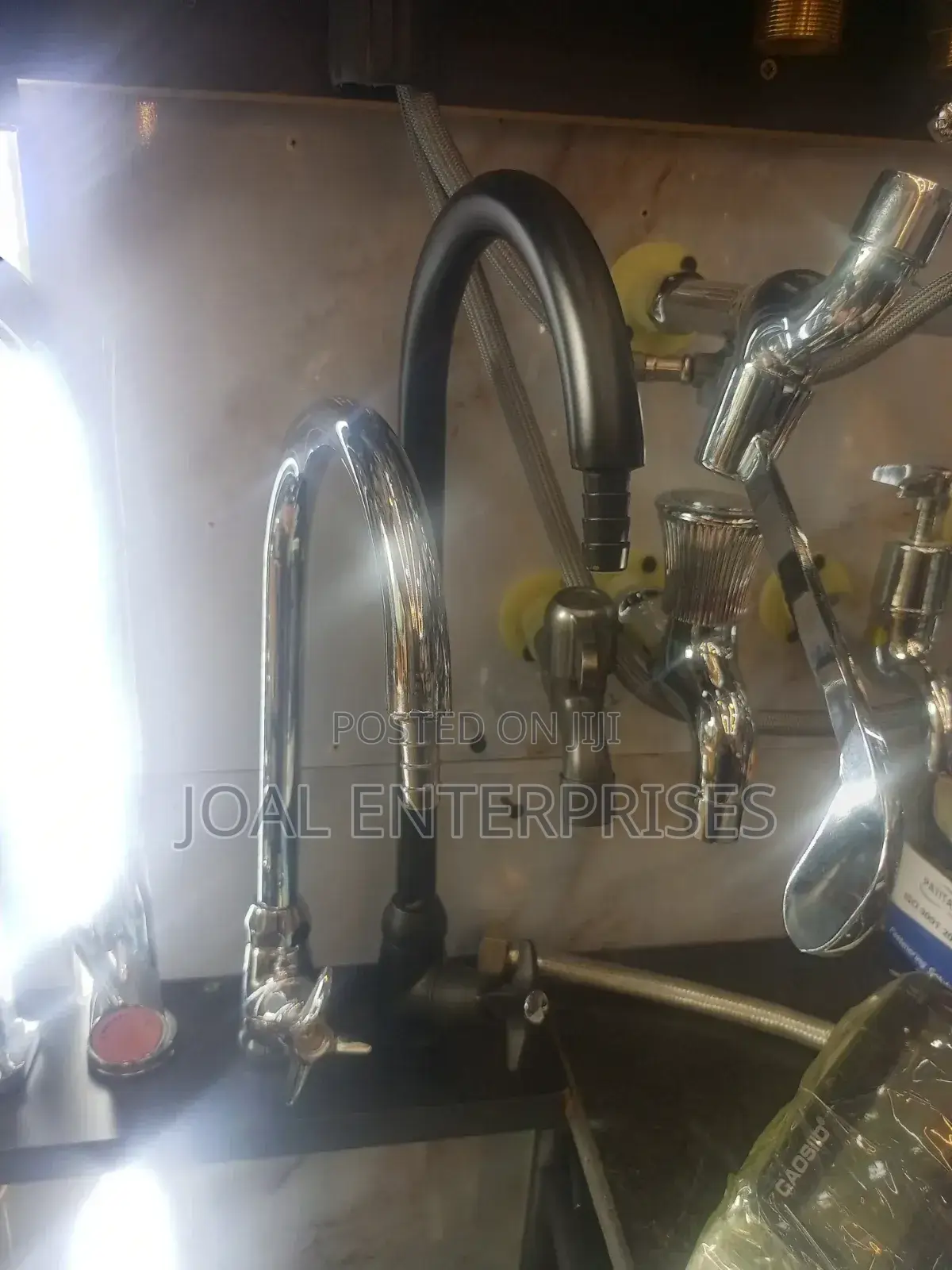 Laboratory Pillar Taps