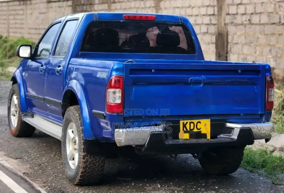 Isuzu D-MAX 2003 Blue