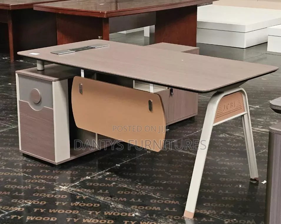 Executive Modern Office Desk Size 1.6m